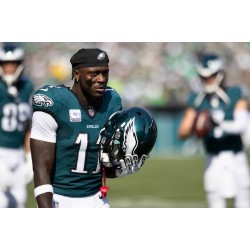 A. J. Brown y Jalen Hurts ahora juegan en equipos diferentes A. J. Brown y Jalen Hurts ahora juegan en equipos diferentes